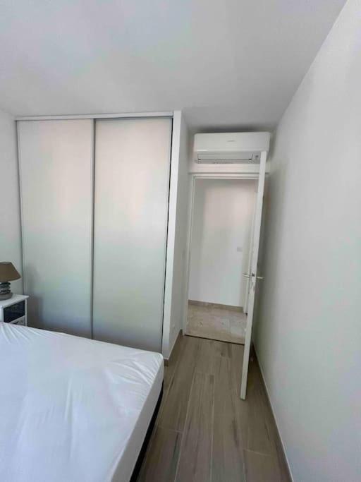 Appartement Bord De Mer Avec Garage Ментона Экстерьер фото