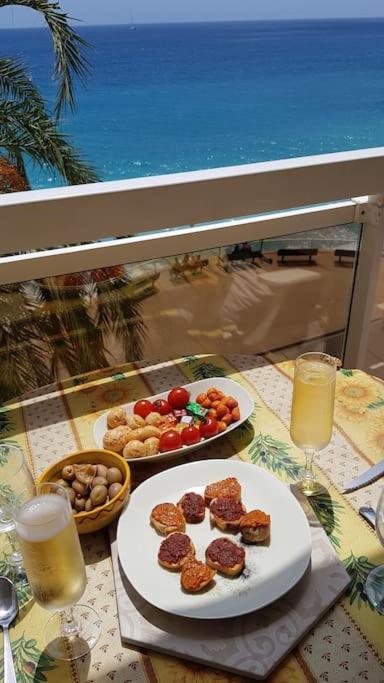 Appartement Bord De Mer Avec Garage Ментона Экстерьер фото